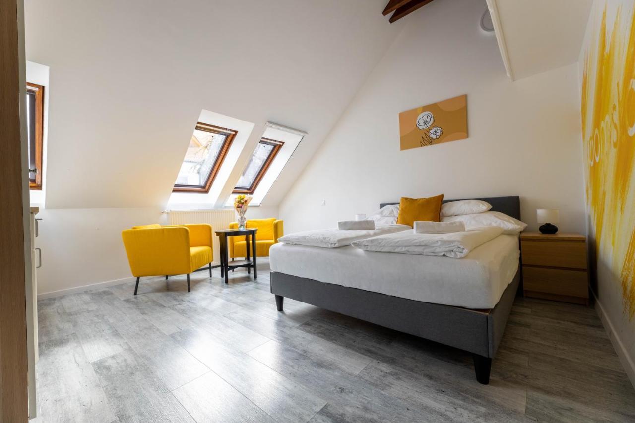 Roomstore Studio Apartments Eger Esterno foto