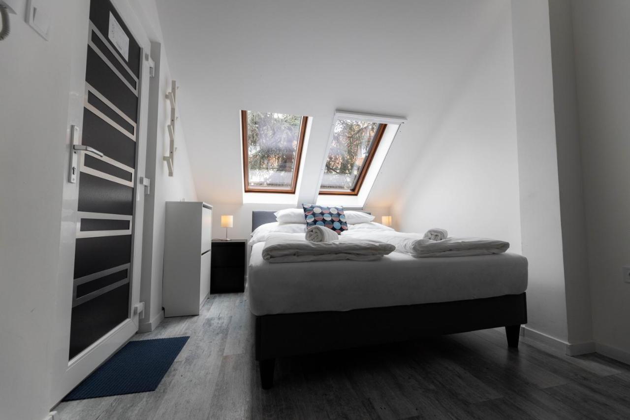 Roomstore Studio Apartments Eger Esterno foto